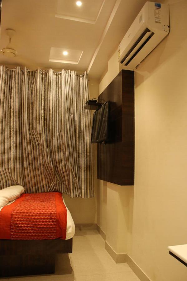 Hotel Snow White Inn New Delhi Exterior photo