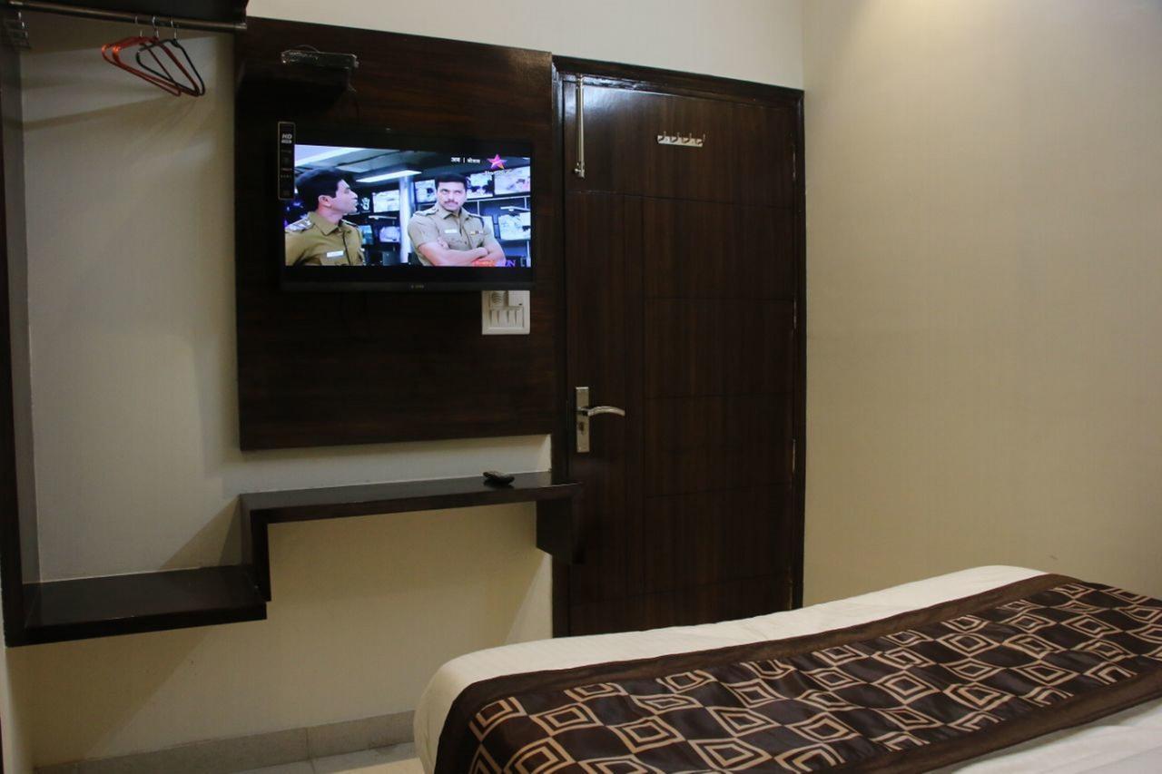 Hotel Snow White Inn New Delhi Exterior photo