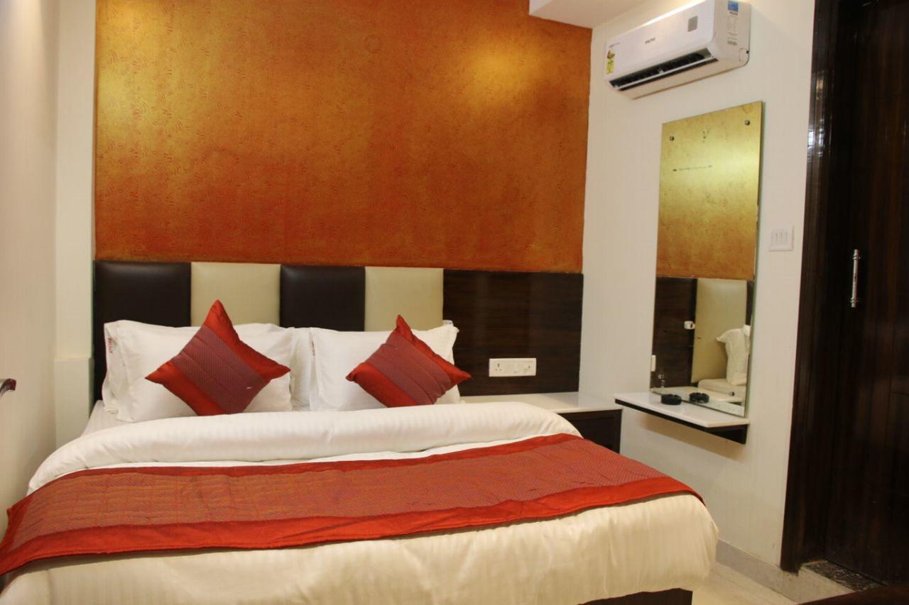 Hotel Snow White Inn New Delhi Exterior photo