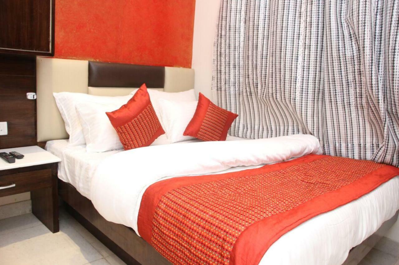 Hotel Snow White Inn New Delhi Exterior photo